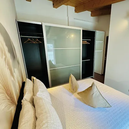 Crops 14 Apartment *