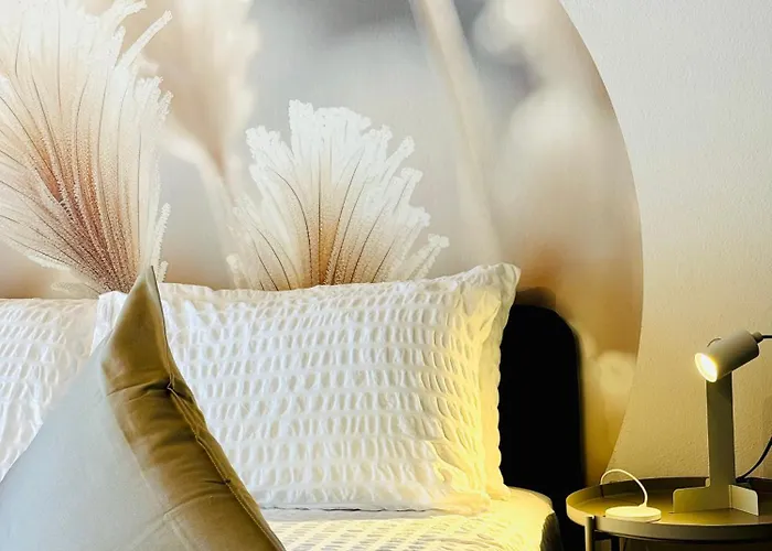 Apartment Crops 14 *